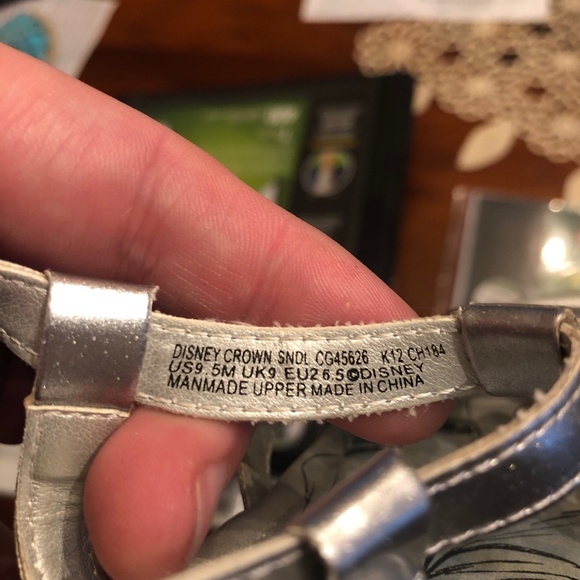 Disney/Stride Rite Silver Cinderella Crown Sandals - Picture 8 of 8